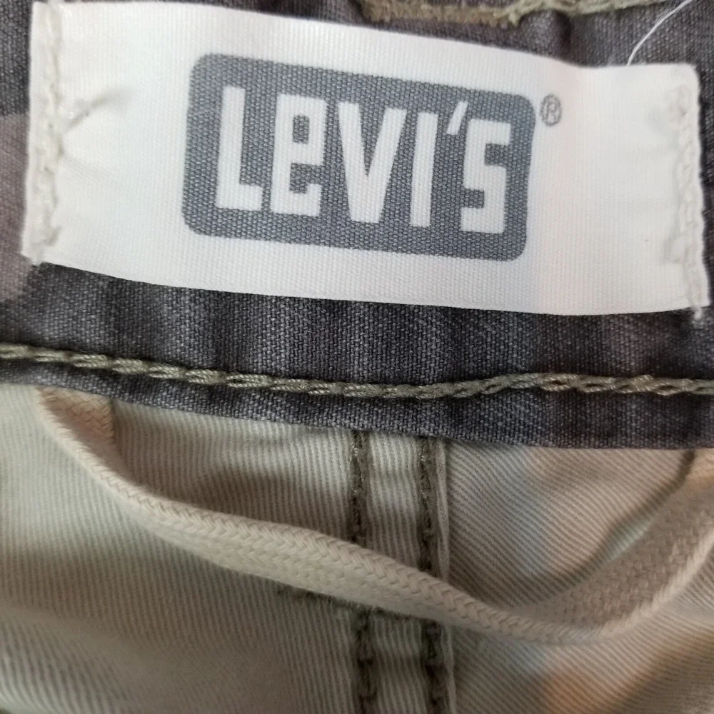 Vtg Levi's Squad Cargo Shorts Men 34 Beige‎ Zipper Fly Y2K Grunge Skater Baggy